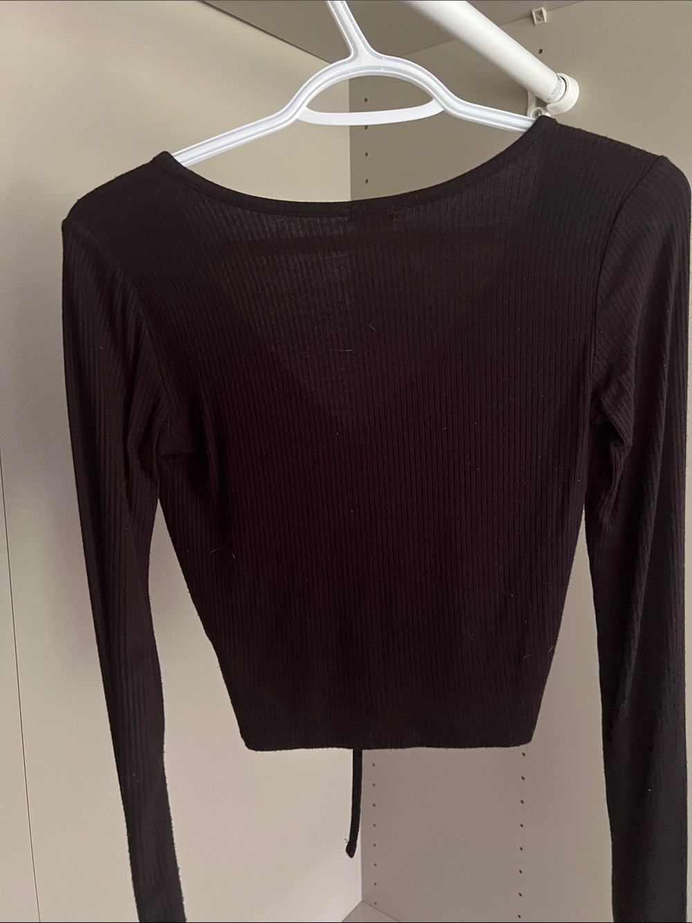 Garage • Women’s XS • Ribbed Ruched V-Neck Long-Sleeve Tee • Black • Front Tie - Picture 6 of 6